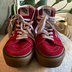 Vans hightop skateboard tennis shoes